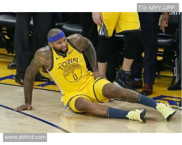 火箭与勇士季后赛第二场激战回顾球星表现与战术分析